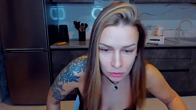 Snapshot of AlexiaDarren chatting on February 7, 2025, 3:52 pm AlexiaDarren online show from February 7, 2025, 3:52 pm