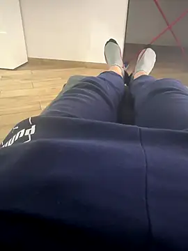 Snapshot of Io1994 chatting on December 16, 2025, 1:10 am Io1994 online show from December 16, 2025, 1:10 am