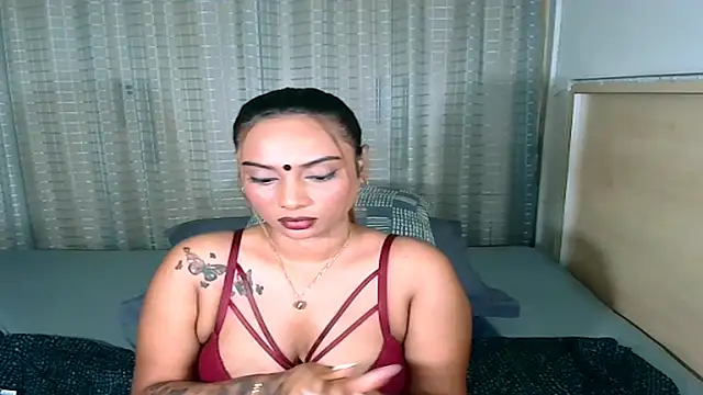 sexyindianchic online show from February 5, 2026, 7:21 pm