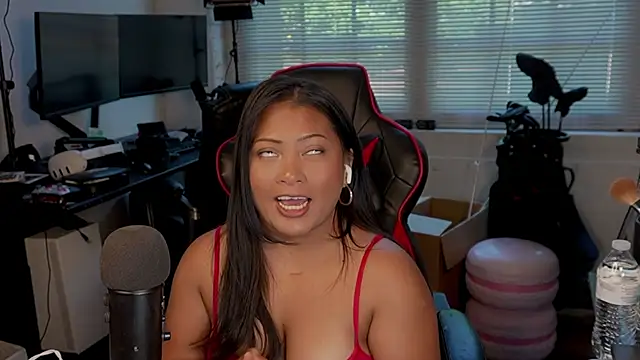 Bubbleliyah online show from April 16, 2026, 9:39 pm