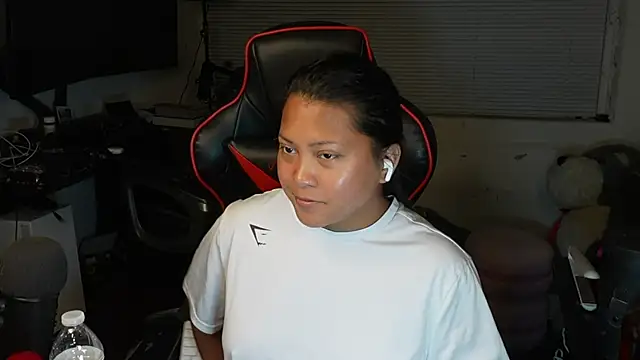 Bubbleliyah online show from April 5, 2026, 5:47 am