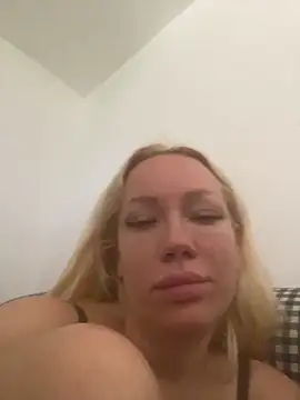 Snapshot of SofiaJoy chatting on May 7, 2026, 9:56 am SofiaJoy online show from May 7, 2026, 9:56 am