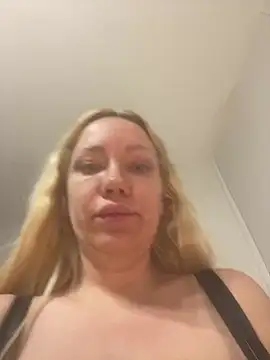 Snapshot of SofiaJoy chatting on May 23, 2026, 10:20 pm SofiaJoy online show from May 23, 2026, 10:20 pm