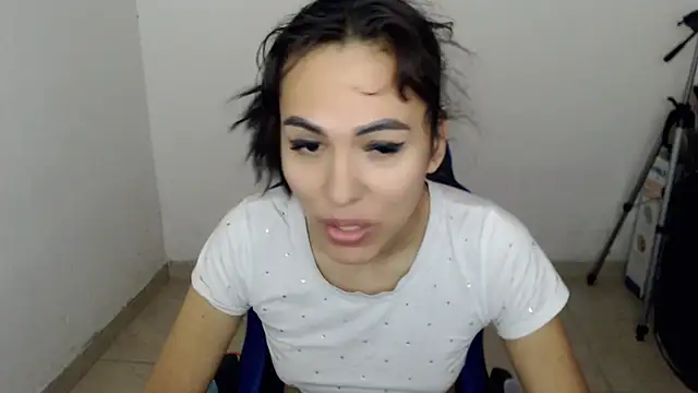 Snapshot of arianablue69 chatting on February 5, 2025, 9:15 am arianablue69 online show from February 5, 2025, 9:15 am