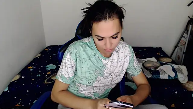 Snapshot of arianablue69 chatting on February 19, 2025, 4:23 am arianablue69 online show from February 19, 2025, 4:23 am