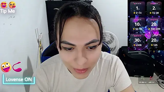 Snapshot of arianablue69 chatting on March 14, 2025, 12:10 am arianablue69 online show from March 14, 2025, 12:10 am