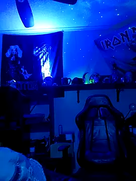 justinewe69 online show from April 18, 2026, 10:06 am