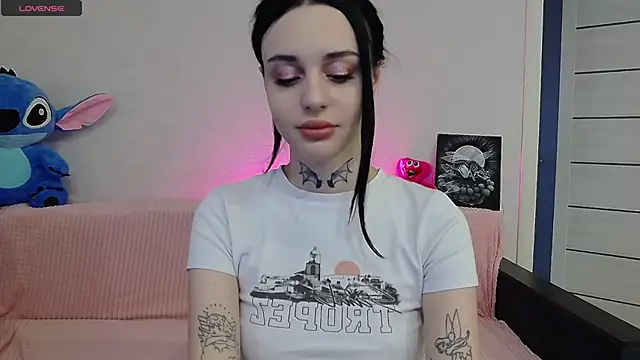 TeaAlen online show from February 4, 2025, 1:48 pm