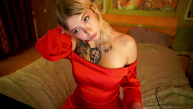Snapshot of Allison_Cuty chatting on October 5, 2025, 7:15 pm Allison Cuty online show from October 5, 2025, 7:15 pm