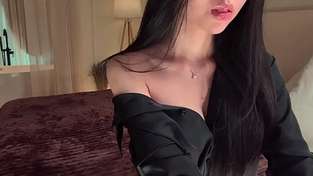 Snapshot of IsMiMi chatting on March 14, 2026, 2:28 am IsMiMi online show from March 14, 2026, 2:28 am