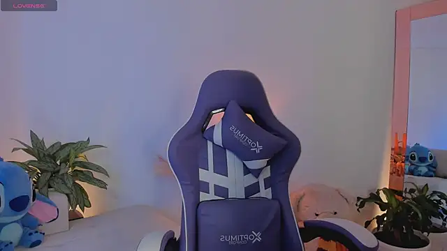 roxie gates  online show from March 14, 2026, 1:33 am