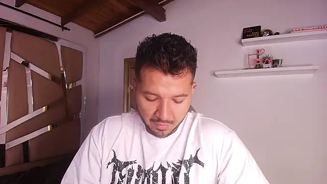 Snapshot of mister_miike chatting on September 22, 2025, 3:12 am mister miike online show from September 22, 2025, 3:12 am