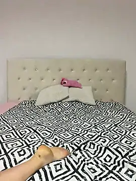 Liiaa online show from February 21, 2025, 1:33 pm