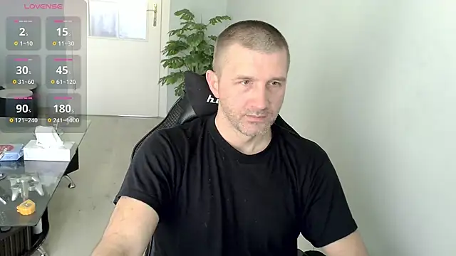 Snapshot of Maribor chatting on April 18, 2026, 11:56 am Maribor online show from April 18, 2026, 11:56 am