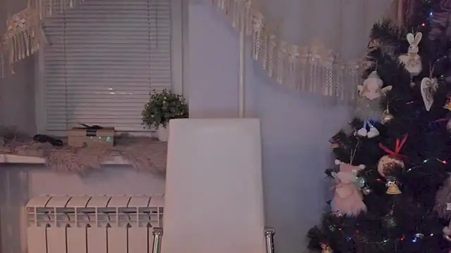 Snapshot of Eva_Shameless chatting on January 3, 2025, 11:23 pm Eva Shameless online show from January 3, 2025, 11:23 pm