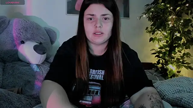 Snapshot of Eva_Shameless chatting on December 8, 2024, 6:50 pm Eva Shameless online show from December 8, 2024, 6:50 pm