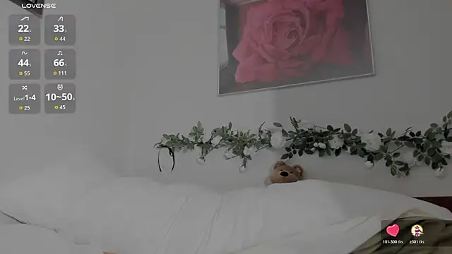 Snapshot of Eva_Shameless chatting on October 26, 2025, 5:24 pm Eva Shameless online show from October 26, 2025, 5:24 pm