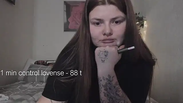 Snapshot of Eva_Shameless chatting on February 16, 2025, 5:26 pm Eva Shameless online show from February 16, 2025, 5:26 pm