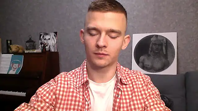 Marvelboy  online show from January 17, 2025, 9:39 pm