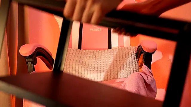 KirstenDanston online show from September 26, 2025, 12:50 am