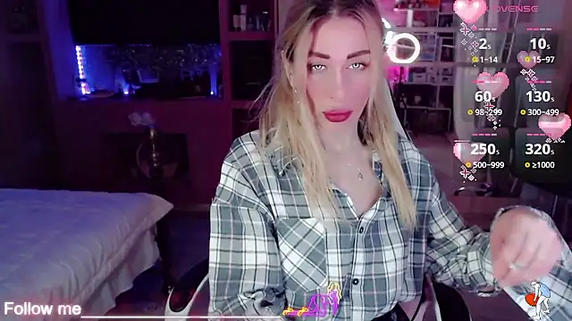 Snapshot of AnnieGOld_ chatting on January 17, 2026, 10:46 pm AnnieGOld online show from January 17, 2026, 10:46 pm