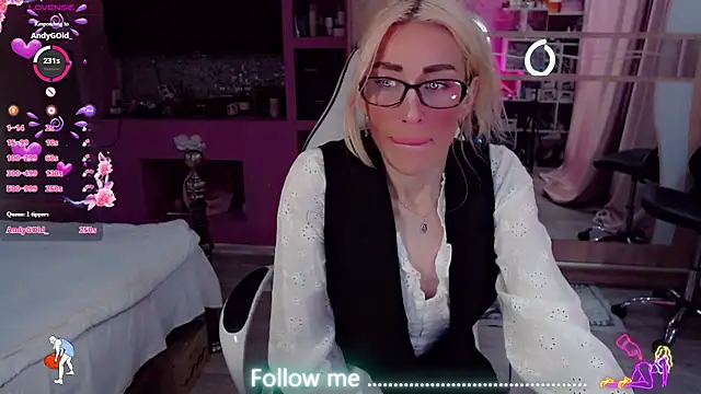 AnnieGOld  online show from July 25, 2026, 11:11 pm