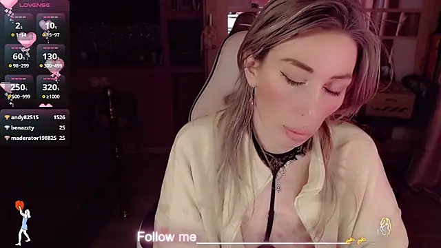 Snapshot of AnnieGOld_ chatting on February 10, 2026, 7:51 am AnnieGOld online show from February 10, 2026, 7:51 am