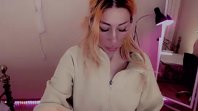 Snapshot of AnnieGOld_ chatting on February 27, 2025, 10:20 pm AnnieGOld online show from February 27, 2025, 10:20 pm