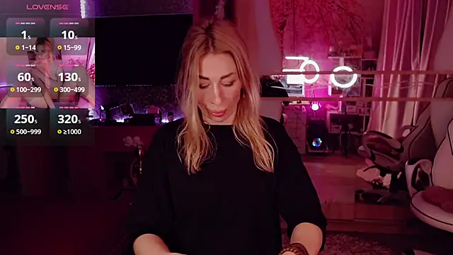 Snapshot of AnnieGOld_ chatting on October 4, 2025, 11:17 pm AnnieGOld online show from October 4, 2025, 11:17 pm