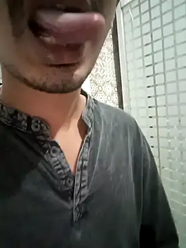 dreamtoungelick69 online show from March 13, 2026, 12:26 am