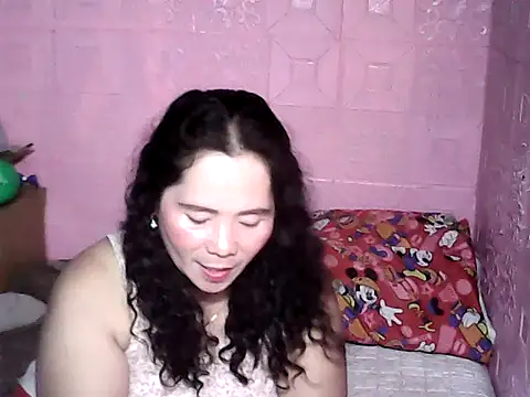 Snapshot of hotpusie_4u chatting on September 15, 2025, 1:44 pm hotpusie 4u online show from September 15, 2025, 1:44 pm
