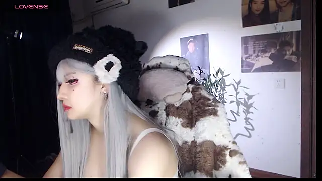 Snapshot of candy_cola chatting on November 17, 2025, 11:58 am candy cola online show from November 17, 2025, 11:58 am