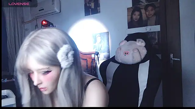 Snapshot of candy_cola chatting on October 31, 2025, 9:39 am candy cola online show from October 31, 2025, 9:39 am