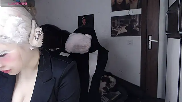 Snapshot of candy_cola chatting on November 11, 2025, 5:35 am candy cola online show from November 11, 2025, 5:35 am