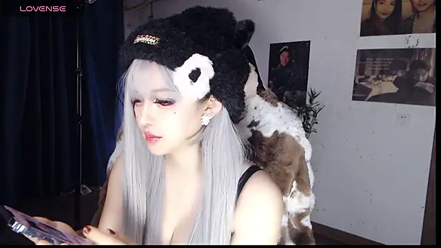 Snapshot of candy_cola chatting on November 16, 2025, 11:26 am candy cola online show from November 16, 2025, 11:26 am