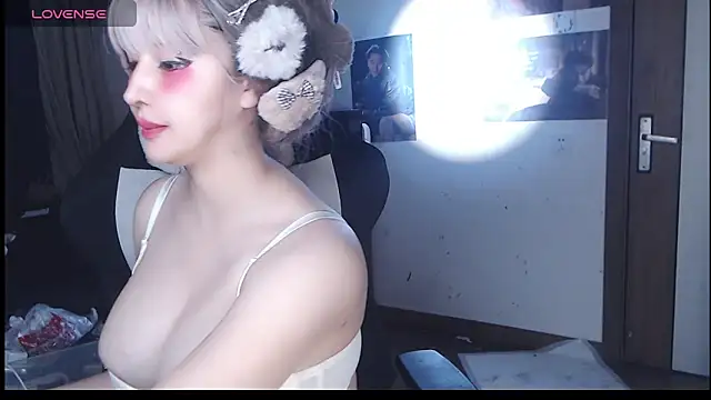 Snapshot of candy_cola chatting on November 3, 2025, 1:15 pm candy cola online show from November 3, 2025, 1:15 pm