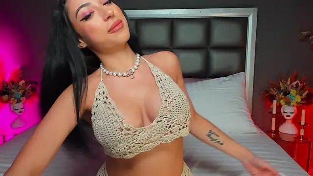 Snapshot of Anais_Bloom chatting on September 8, 2025, 7:35 pm Anais Bloom online show from September 8, 2025, 7:35 pm