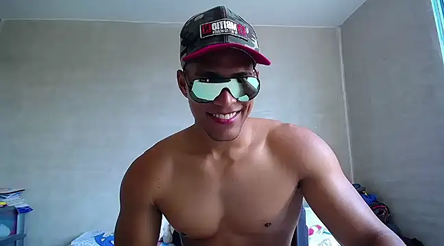 Snapshot of teddyfit19cm chatting on March 13, 2025, 3:39 pm teddyfit19cm online show from March 13, 2025, 3:39 pm