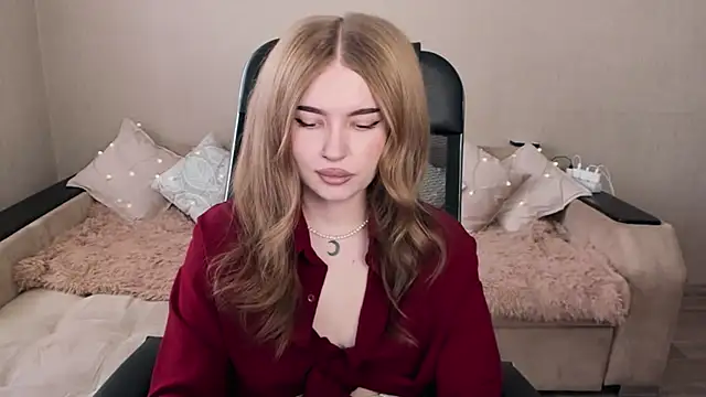 Snapshot of ViolettaLopez chatting on February 26, 2025, 11:21 am ViolettaLopez online show from February 26, 2025, 11:21 am