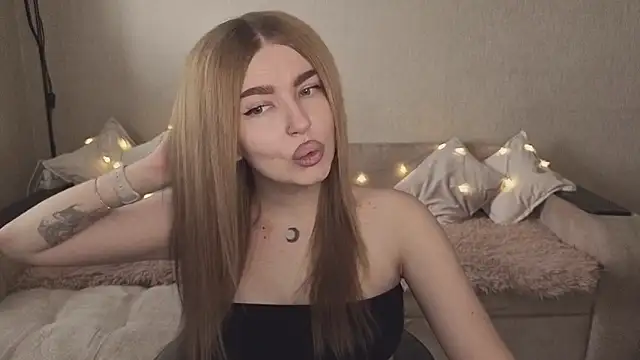 Snapshot of ViolettaLopez chatting on September 25, 2025, 12:33 pm ViolettaLopez online show from September 25, 2025, 12:33 pm