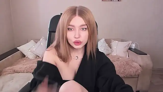 Snapshot of ViolettaLopez chatting on February 6, 2025, 11:20 am ViolettaLopez online show from February 6, 2025, 11:20 am