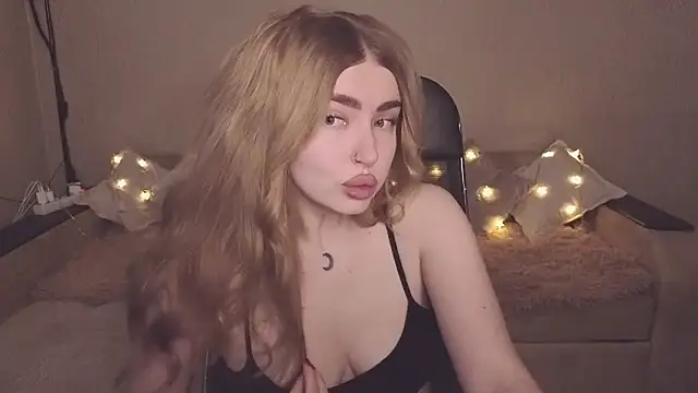 ViolettaLopez online show from January 12, 2026, 12:34 pm