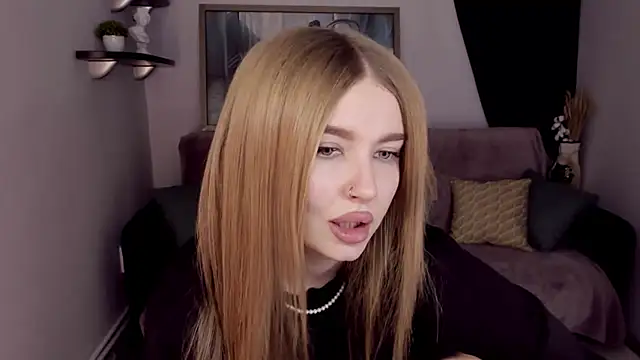 Snapshot of ViolettaLopez chatting on January 31, 2025, 2:39 pm ViolettaLopez online show from January 31, 2025, 2:39 pm
