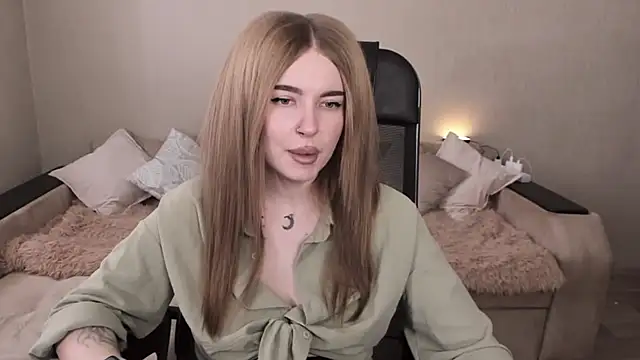 Snapshot of ViolettaLopez chatting on March 5, 2025, 11:28 am ViolettaLopez online show from March 5, 2025, 11:28 am