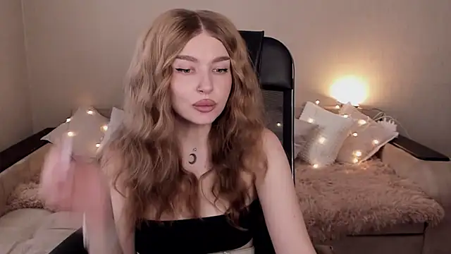 Snapshot of ViolettaLopez chatting on February 12, 2025, 11:29 am ViolettaLopez online show from February 12, 2025, 11:29 am