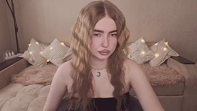 ViolettaLopez online show from March 27, 2026, 12:17 pm