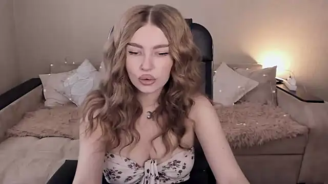 Snapshot of ViolettaLopez chatting on February 10, 2025, 11:25 am ViolettaLopez online show from February 10, 2025, 11:25 am