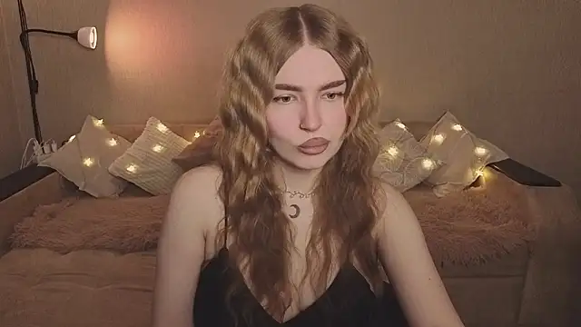 ViolettaLopez online show from March 3, 2026, 3:30 pm