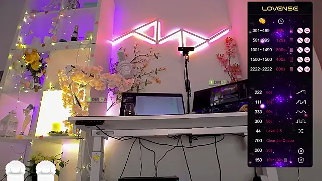 Snapshot of Elena-Marilyn chatting on March 3, 2026, 9:11 pm Elena-Marilyn online show from March 3, 2026, 9:11 pm