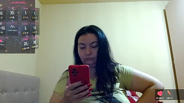Snapshot of BBW_MILF_4U chatting on March 14, 2025, 8:28 pm BBW MILF 4U online show from March 14, 2025, 8:28 pm